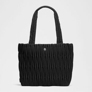 LULULEMON Diamond Quilt Tote Bag Handbag 14L Black